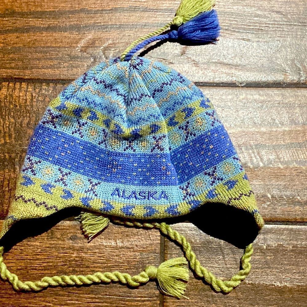ALASKA EMBROIDERED KNITTED WINTER HAT